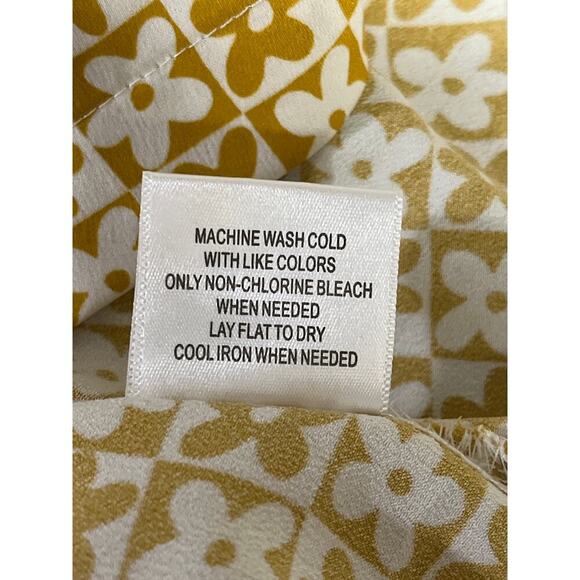 Modcloth Womens Yellow and White Floral Short Sleeve Button Down Shirt Size XL - Picture 9 of 10